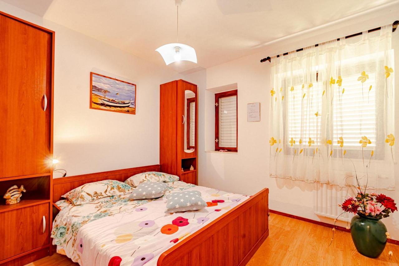 Apartments And Rooms With Parking Space Мали-Стон Экстерьер фото