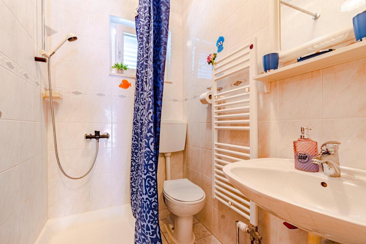Apartments And Rooms With Parking Space Мали-Стон Экстерьер фото