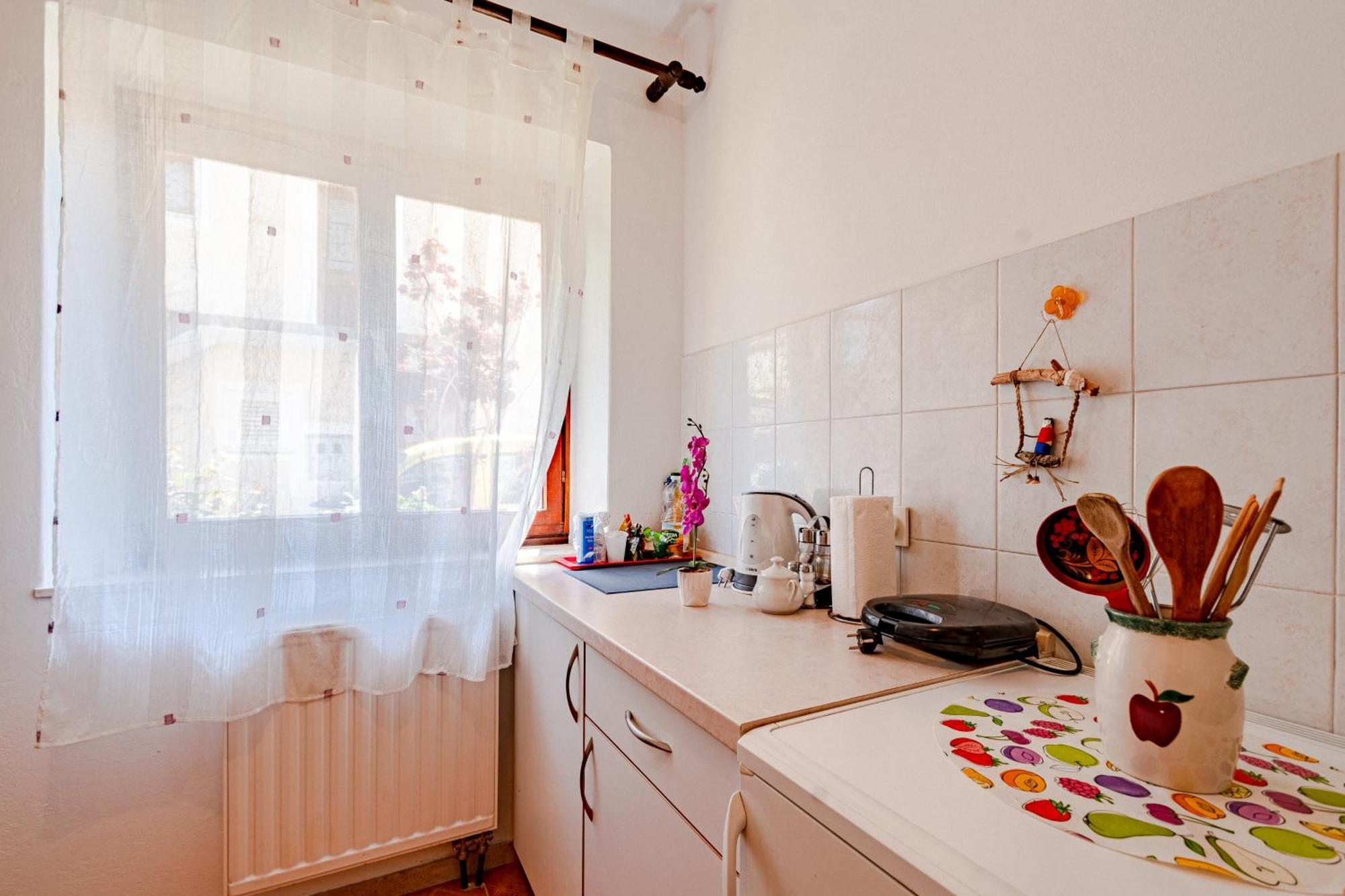 Apartments And Rooms With Parking Space Мали-Стон Номер фото